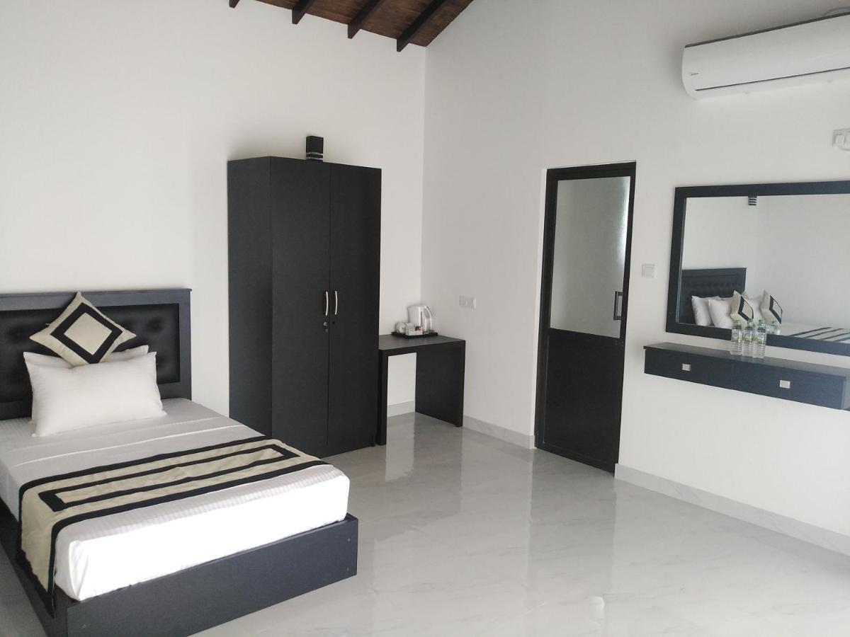3R Resort Negombo Zewnętrze zdjęcie